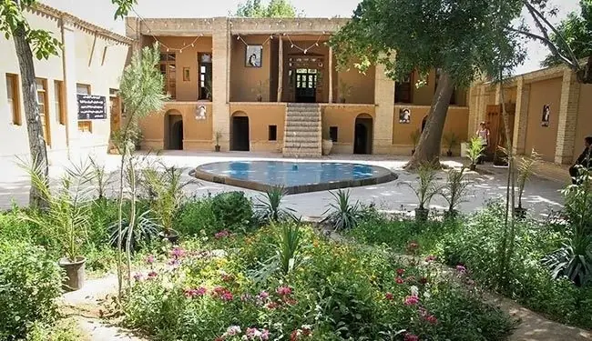  روایتی از حال و هوای خانه پدری امام، روزی که به دنیا آمد