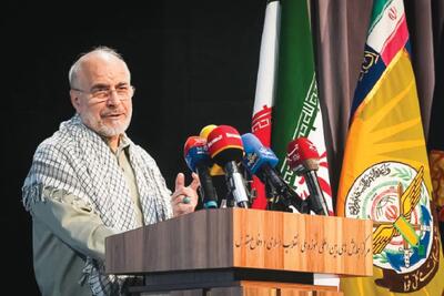  نه منتظر می‌مانیم، نه تسلیم می‌شویم با قدرت رفع تحریم می‌کنیم