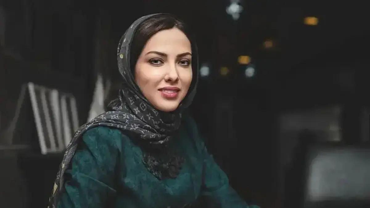 استعداد پنهان لیلا اوتادی بالاخره رو شد؛ هنرنمایی چشمنواز بازیگر زن سینما پشت چرخ سفالگری/ ویدئو