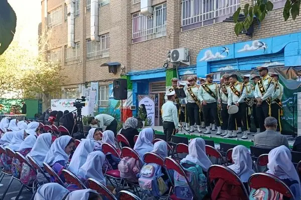  آغاز سال تحصیلی با حضور فرمانده انتظامی تهران بزرگ