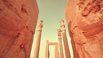  هرگونه دست‌اندازی به حریم تخت‌ جمشید گناهی نابخشودنی است/ حریم درجه دو تخت‌ جمشید هم برای منظر و هم استحکامات تعیین شده است/ فیلم