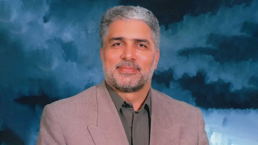  قاب تلخ از نوشته سنگ مزار قاسم افشار گوینده خاطره‌انگیز اخبار / مردی که صدایش هنوز خاطره است