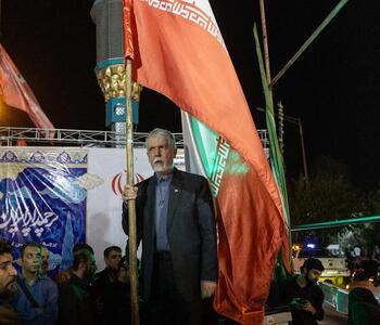 وزیر فرهنگ دولت پزشکیان در میدان ولیعصر پرچمگردانی کرد + عکس