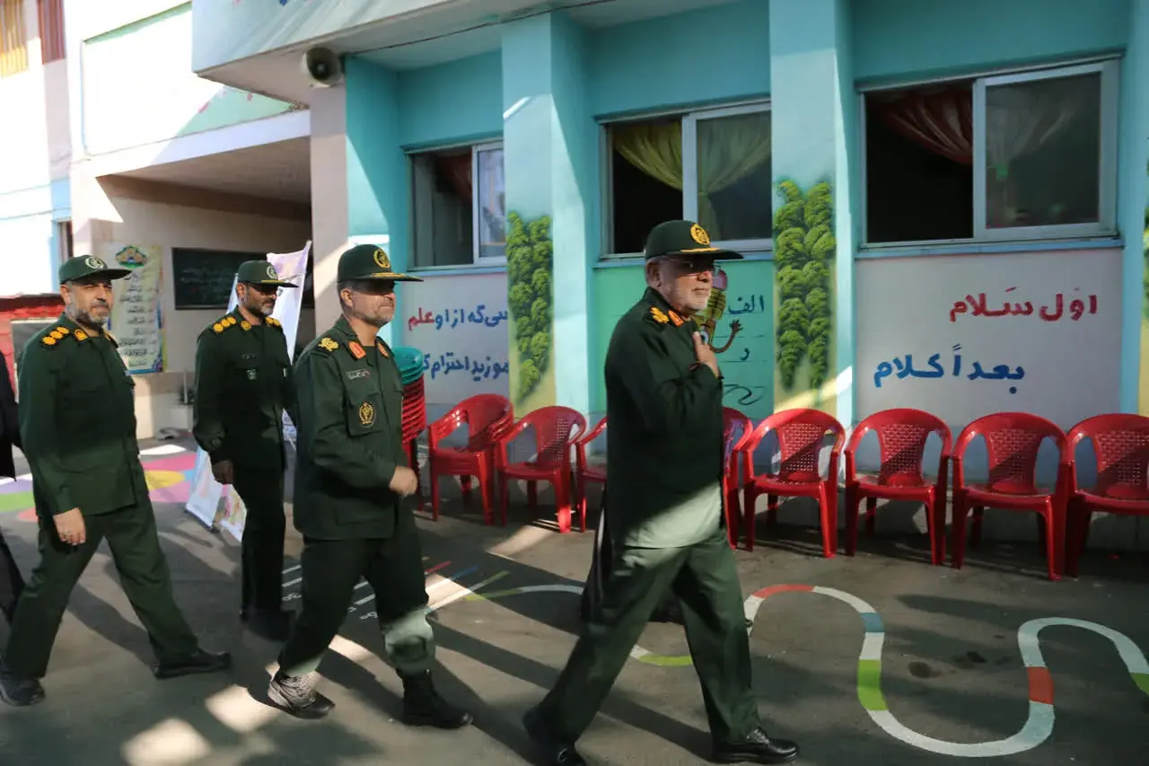  طنین زنگ مهر در دبستان شهید آتوت با حضور معاون هماهنگ‌کننده نیروی زمینی سپاه + تصاویر