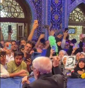  همخوانی قطعه مورد تحسین رهبر شهید انقلاب توسط آهنگران در جوار مزار «آقای شهید ایران» | آخرین خبر