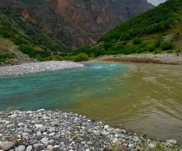 این دو رودخانه هیچوقت باهم مخلوط نمیشن ! | آخرین خبر