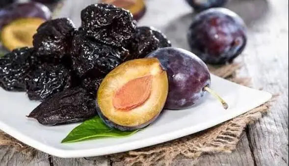  بهترین زمان خوردن آلو خشک برای بهبود گوارش | آخرین خبر