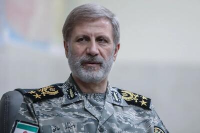  سرلشکر حاتمی: رئیس جمهور حقانیت و اقتدار ایران را به جهانیان نشان داد