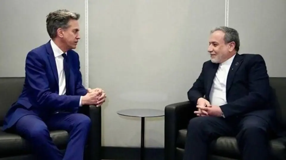 عراقچی در دیدار وزیر خارجه انگلیس: سه کشور اروپایی باید پاسخگو باشند