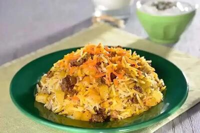 طرز تهیه قنبیدپلو قم با کلم قمری و گوشت قلقلی