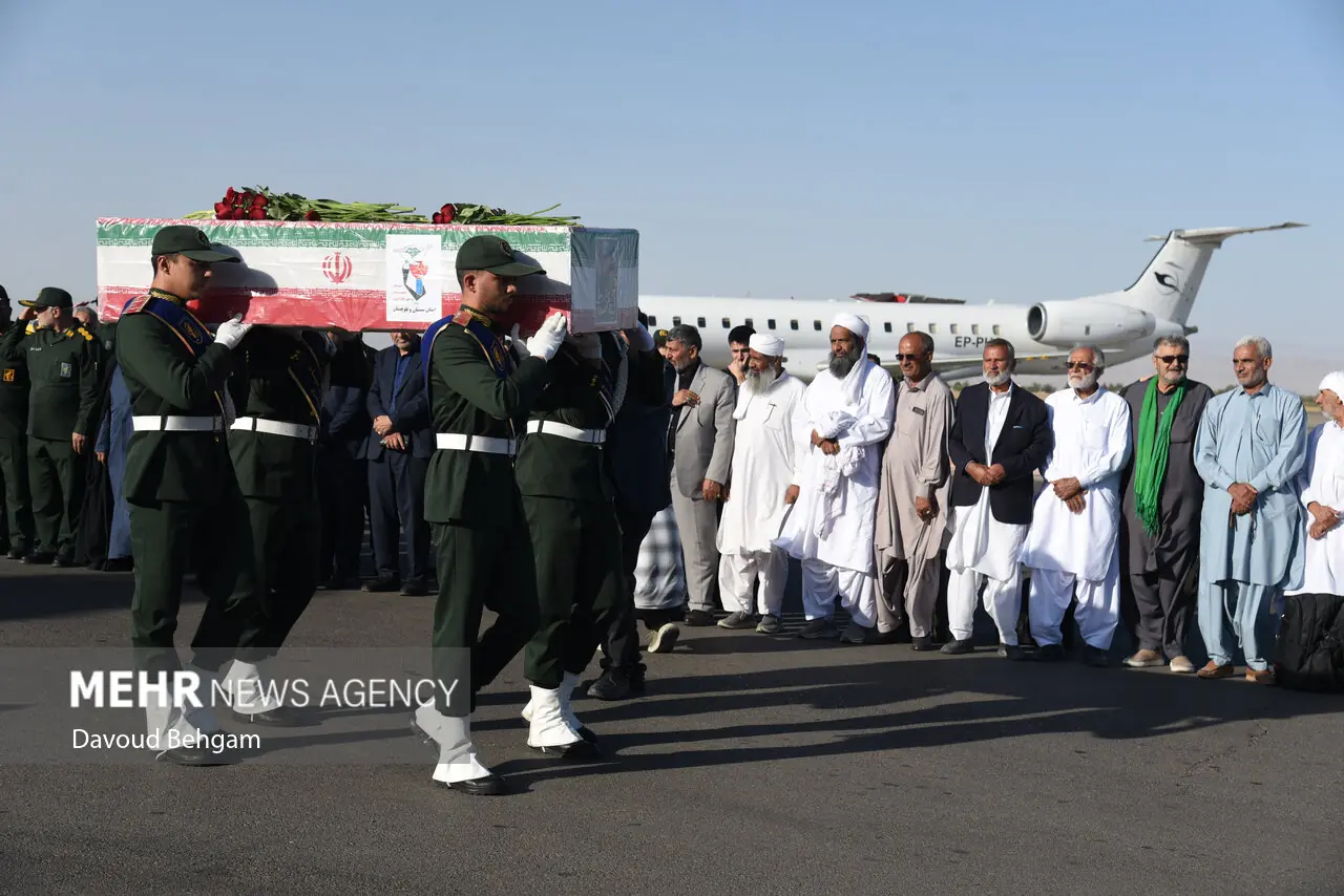  استقبال از پیکر سردار شهید ظریفی در فرودگاه مشهد