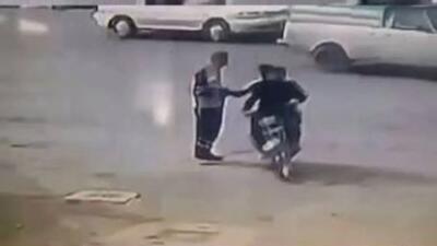  فیلم/ سارق موبایل پاکبان مشهدی دستگیر شد/ پشیمانم، غلط کردم