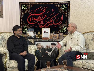  حضور قالیباف رئیس مجلس در منزل شهید سلیمانی، رئیس فقید سازمان بسیج مستضعفین