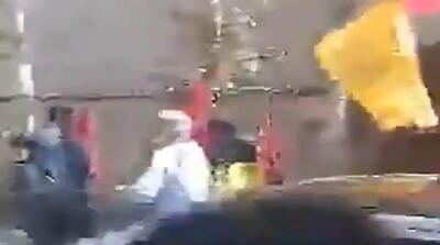  تظاهرات مقابل خانه حسن روحانی برای محاکمه‌اش!