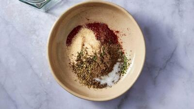  طرز تهیه ادویه ماکارونی خانگی؛ راز خوش عطر و خوشمزه شدن ماکارونی مثل رستوران