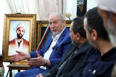  فرماندهان سپاه در خانه فرمانده شهید؛ دیدار با خانواده غلامعلی رشید