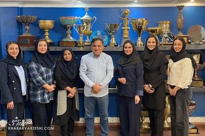  پوستر ۱۰جامه و زخمی که زیر آوار فجایع ستاره‌های کاغذی پنهان ماند/ درد مدیریت ویترینی و صد رحمت به مدیران ناشی!