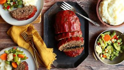  طرز تهیه میت‌ لوف خانگی؛ غذای مجلسی خوشمزه با گوشت چرخ‌ کرده