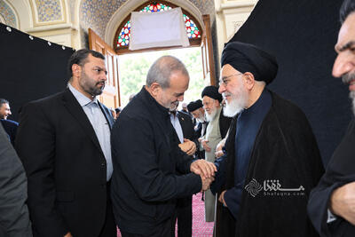  گزارش تصویری: مراسم بزرگداشت حضرت آیت الله شبیری زنجانی در مسجد مدرسه عالی شهید مطهری