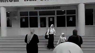  تصاویر اخراج دختران با حجاب از مدرسه!