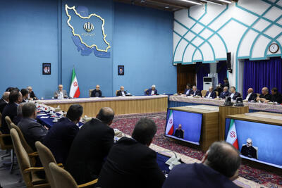پزشکیان: عدهای کنار گود نشستهاند و میگویند لنگش کن! برخی منتقدان اعتقاد دارند ارادهای برای حل مشکلات وجود ندارد که نادرست است/ از افزایش حقوق متناسب با تورم استقبال میکنیم/ عدهای که نمیخواهند کارها به درستی انجام شود، اقدامات رؤسای قوه قضائیه و مقن