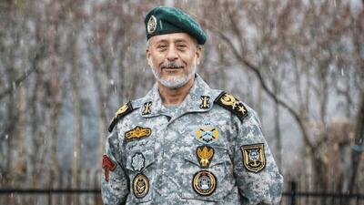 روایت دریادار سیاری از زوج پهپادساز؛ همسر شهید با لباس همسرش به ساخت پهپاد ادامه داد + فیلم