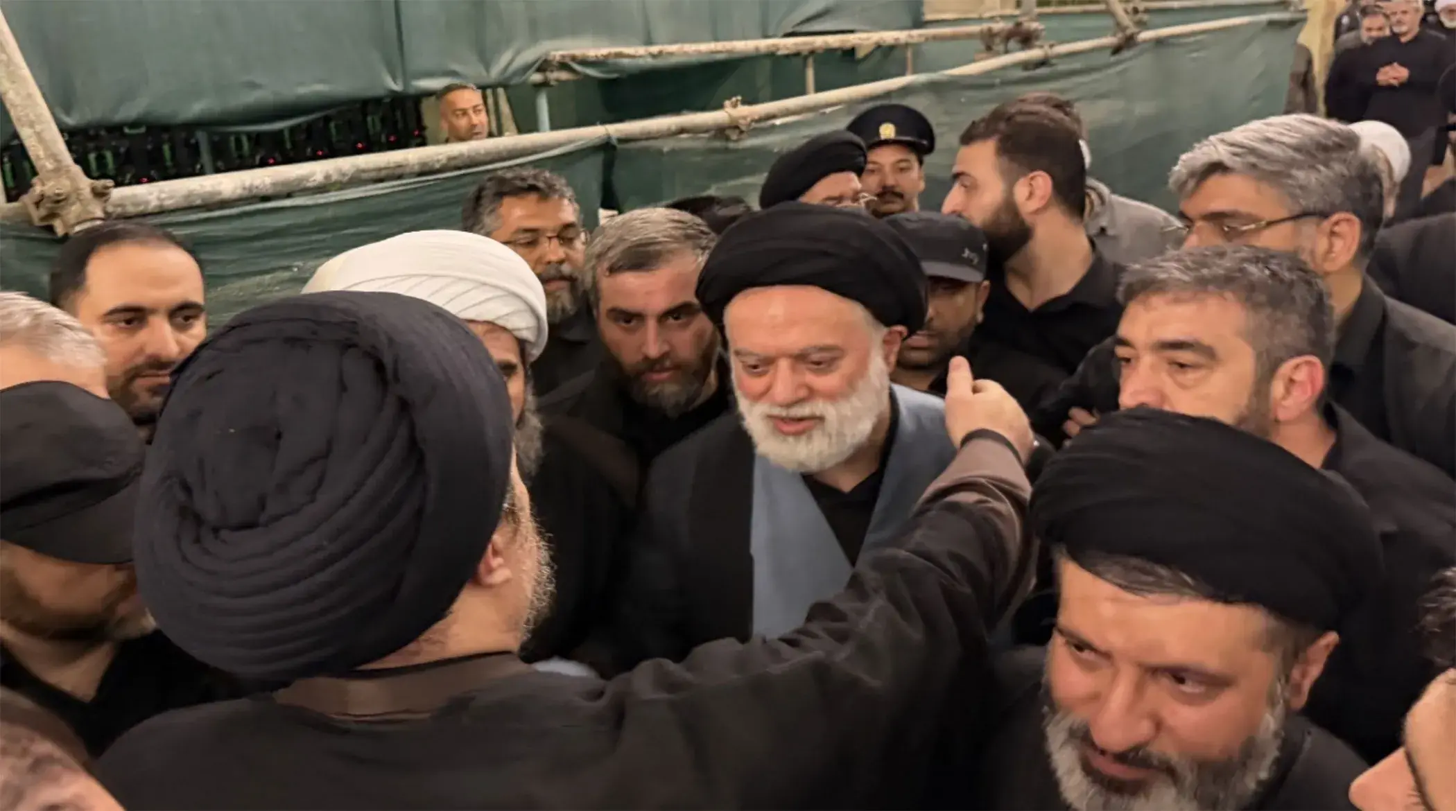  جزئیات حضور آیت الله مجتبی خامنه‌ای در خاکسپاری رهبر شهید