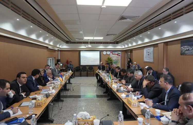 تاکید ایران و ارمنستان بر رفع موانع مرزی و افزایش ظرفیت ترانزیت