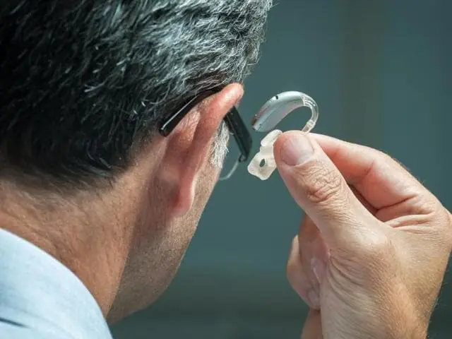 از سمعک تا کاشت حلزون؛ بهزیستی به کمشنوایان چقدر میپردازد؟