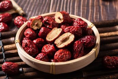 عناب فشار خون را بالا می برد یا پایین؟ بررسی و روش مصرف آن