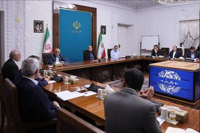  بسته ۷ ماده‌ای دولت برای نجات معیشت در شرایط جنگی؛ کنترل ضربتی بازار ارز و کالاهای اساسی