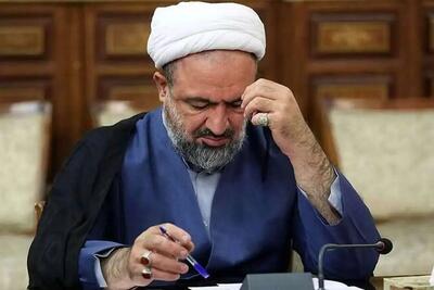  روزنامه اصولگرا: چرا تجمعات شبانه را با موضوع زندانی شدن رسایی به بیراهه می‌برید؟