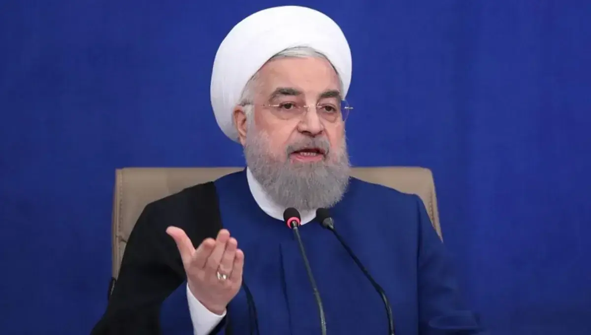 حسن روحانی: قدرت سیاسی باید در تصمیمگیریهای جنگ وارد عمل شود