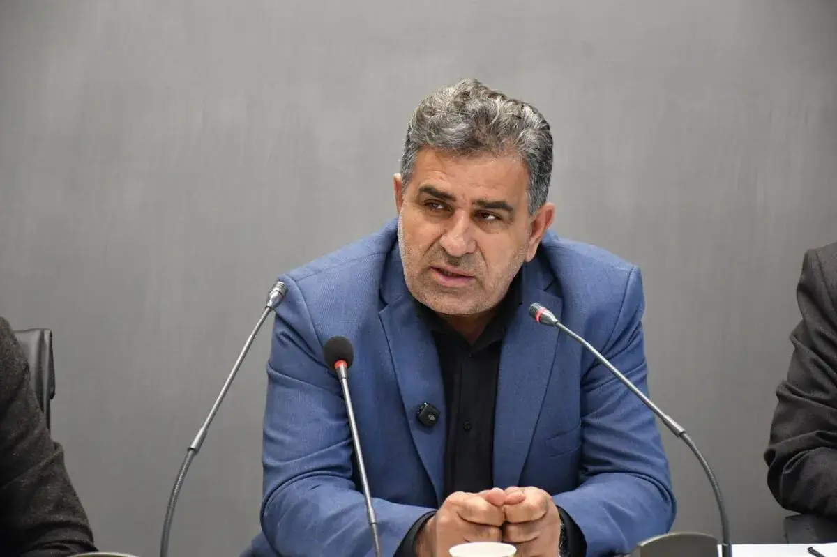 ترمیم مزد باید در نیمه دوم سال انجام شود/ تورم برخی کالاها به ۱۶۰ درصد رسیده است/ بازنشستگان و کارگران ما با وجود نارضایتیها نجابت نشان میدهند