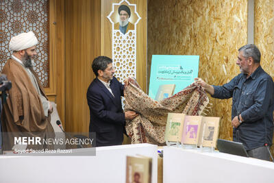  مراسم رونمایی از مجموعه کتاب «هزار و یک پرسش از مقاومت»