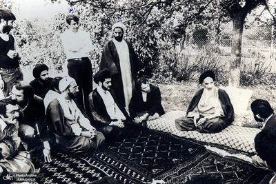  علت هجرت امام به فرانسه