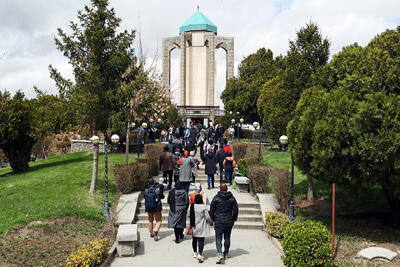  ادبیات، مقصدی کم‌سفر