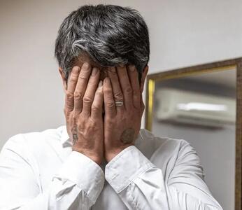  عکس ساعت ۵ میلیاردی سفر فیلیپن که توسط سرایدار به سرقت رفت