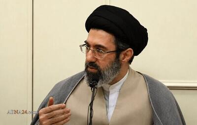  روش تشخیص حضور آیت‌الله مجتبی خامنه‌ای از روی کفش‌هایش |‌ ببینید