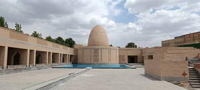  گشایش بارگاه و رونمایی از تندیس شمس تبریزی در خوی