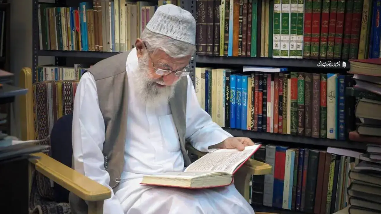 مروری بر ۴۰ کتاب تقریظی رهبر شهید انقلاب