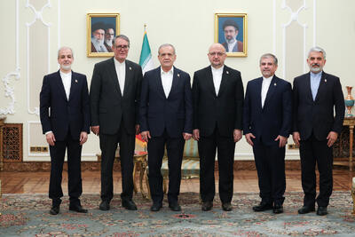  نخبگان در پستو، سالخوردگان وزارتخانه در ماموریت! / سهم جوان‌ها از مدیریت کشور کجاست؟