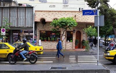 آقای رئیس اماکن،  پیاده‌  هم زیاده؟!