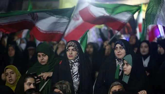 سرمقاله خراسان/ خیابان، میدانِ جنگ روایتها | آخرین خبر