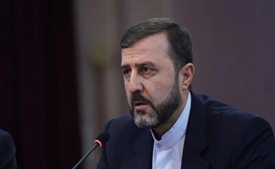 غریبآبادی: عبور کشتیهای تجاری بدون هماهنگی ممنوع است/ بازگشایی تنگه هرمز به تعهدات آمریکا بستگی دارد