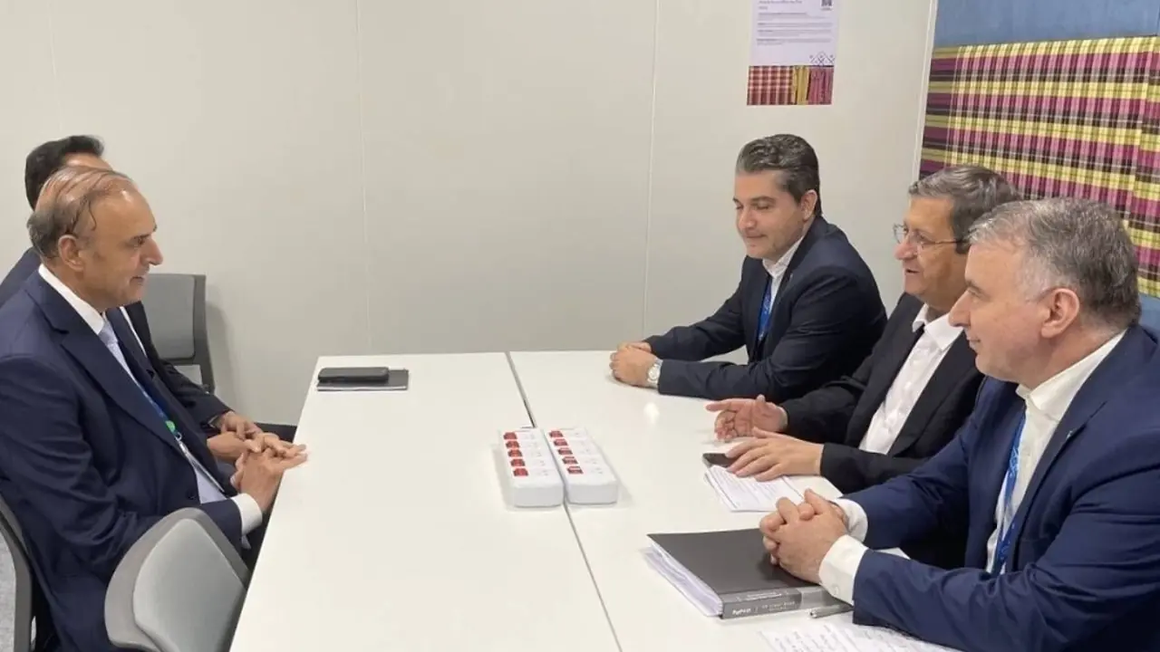 دیدار رؤسای کل بانکهای مرکزی ایران و پاکستان با محوریت توسعه همکاریهای اقتصادی و تجاری