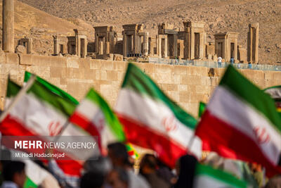 اجتماع جانفدایان ایران در نماد ماندگار تمدن ایرانی
