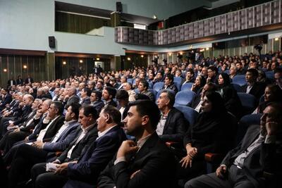 فعالان اقتصادی آذربایجان شرقی خواستار اصلاح سیاستهای اقتصادی دولت شدند