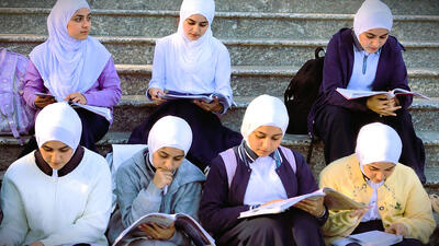 ویدئوی جدید از ممانعت از ورود دختران محجبه به مدارس در آذربایجان | آخرین خبر