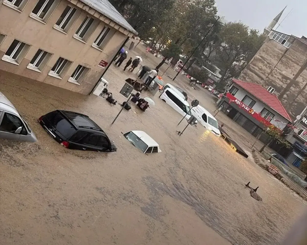 النینو به استانبول رسید و شهر را به زیر آب برد!